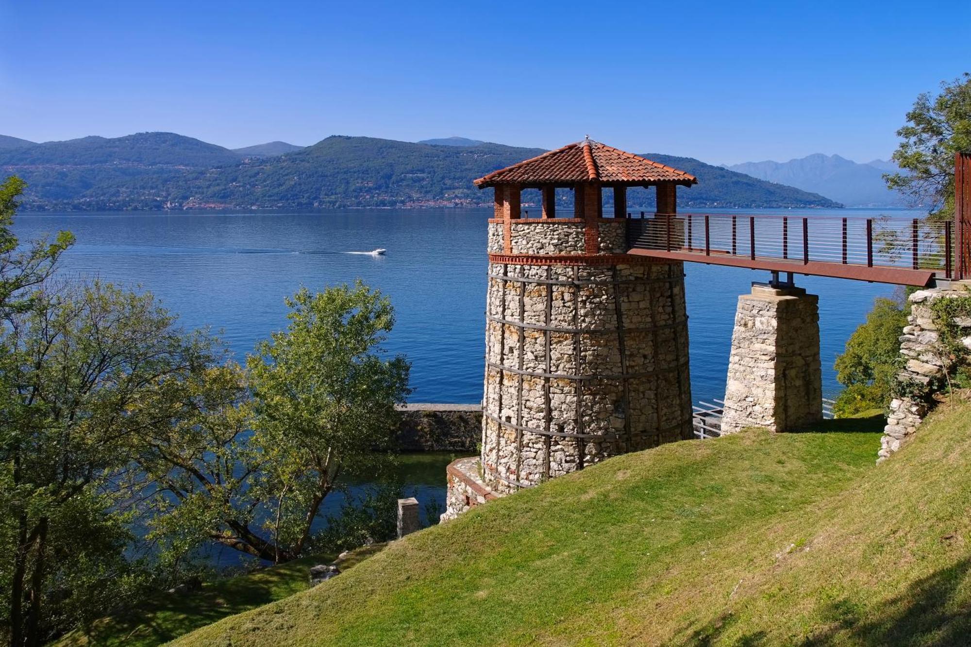 La Luna Nel Lago Lake View Garden - Happy Rentals Ispra Exteriör bild